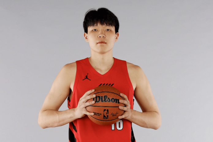 季后赛爆砍24分,猛龙续约巴雷特却丝毫不慌,被三个队友害惨
