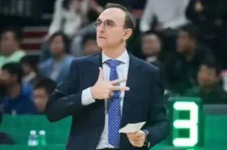 特雷·杨4900万选项在即 奇才面临合同考验
