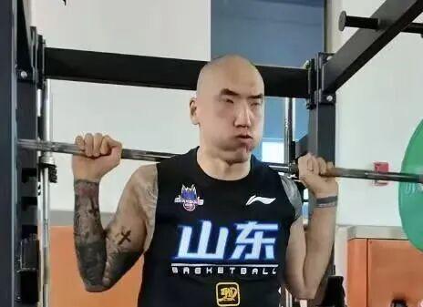 爆了!爆了!文班5年3亿!福克斯离队去尼克斯庆祝!