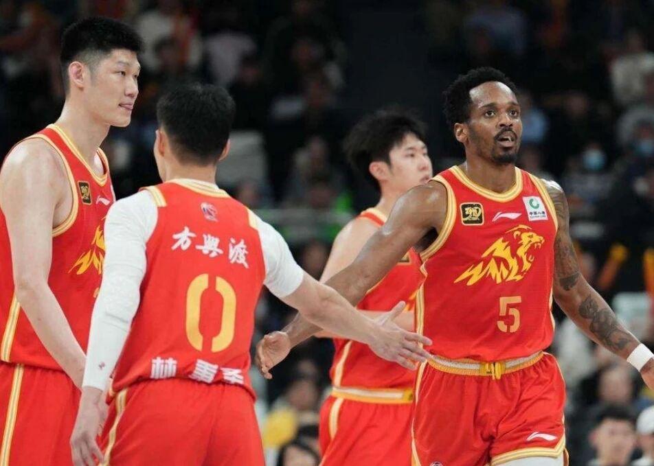 4年1.785亿顶薪,好几支球队疯抢,詹姆斯这下高兴了