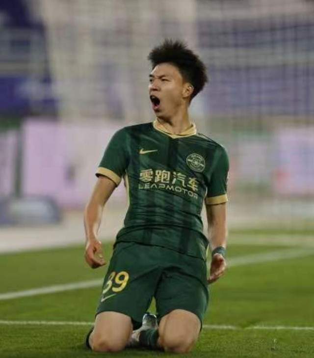 总冠军!马刺再遭逆转,文班历史第一,布伦森45分,唐斯6犯离场