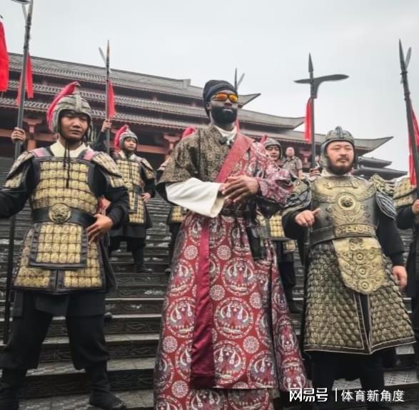 马刺悬了?福斯特主裁尼克斯近十战全胜 系列赛终结战赢39.4分