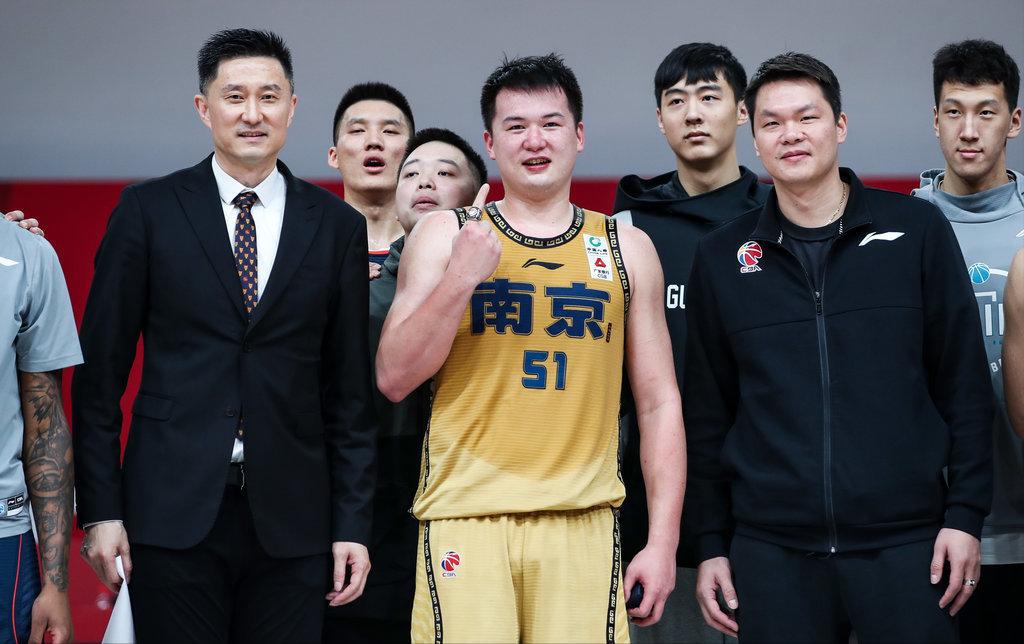 专注！詹姆斯：季后赛我把手机完全关掉，没一个人能联系到我