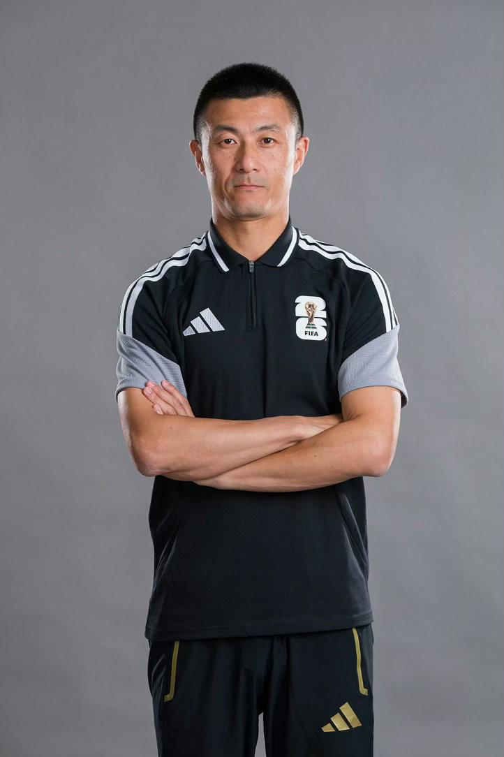 总冠军奖杯就位 尼克斯G5冲冠