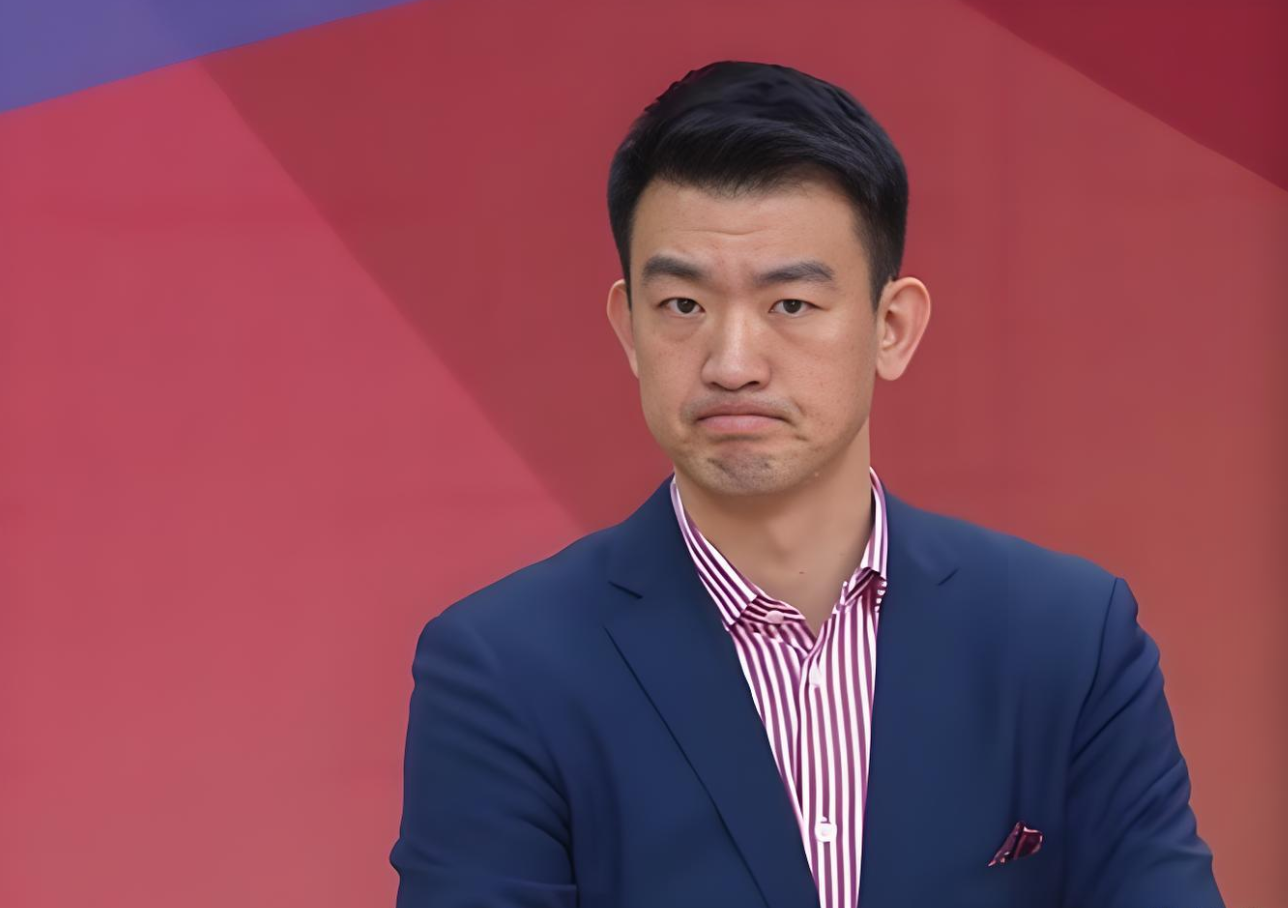 湖人终于开窍！欲3换1引进顶级内线，三巨头成雏形，詹姆斯尴尬