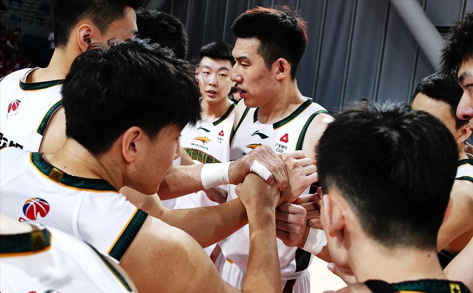 尼克斯夺冠庆典狂欢，NBA史上最大客场派对