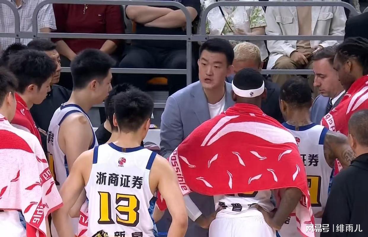 文班谈被球迷扔鸡蛋：显然这种行为很不好，但我并不在意