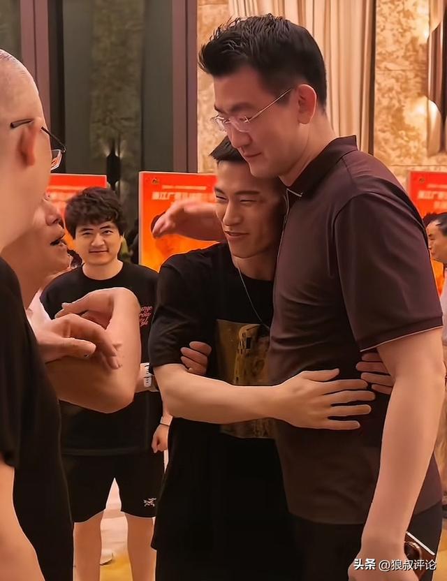 华体会体育选秀临近 雄鹿开放字母哥交易
