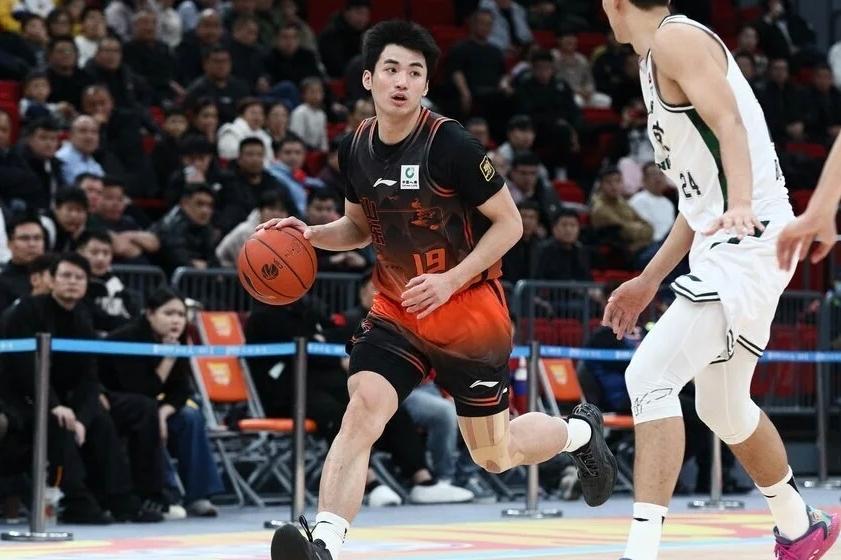 华体会体育-4年1.785亿！篮网要抢里夫斯，湖人该跟上吗？