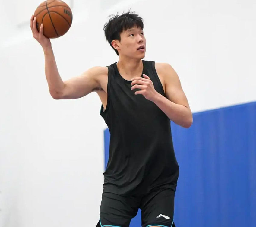 场均28+7!火箭若引进巨星前锋,可盘活全队?杜兰特改打大前锋