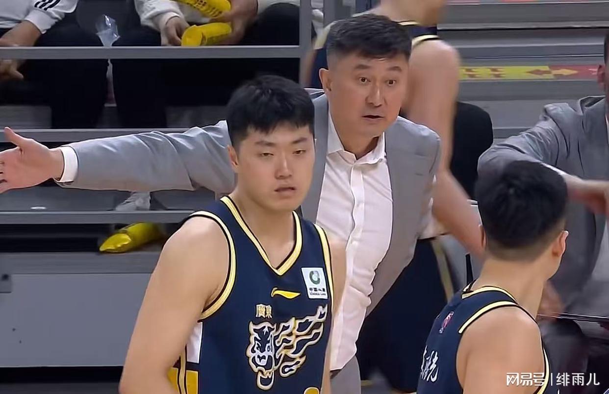 总决G5纽约现针对马刺球迷暴力