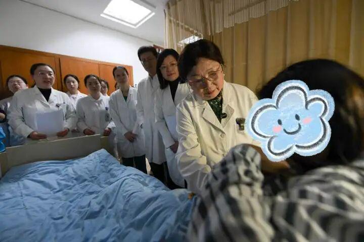 尼克斯迎赛点利好!马刺替补中锋出战成疑,文班亚马要独自扛内线