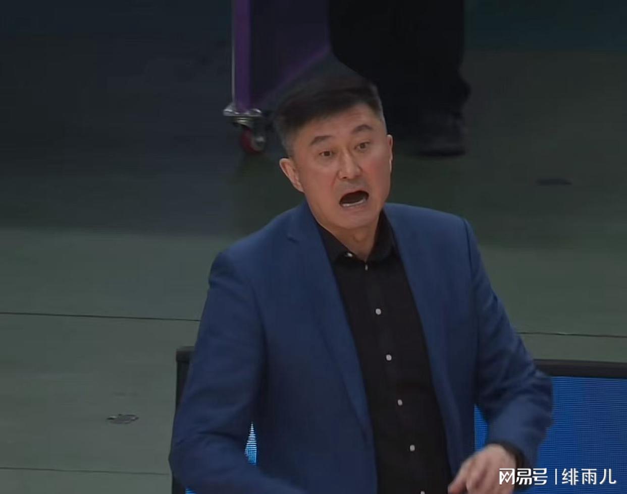 罗马诺：曼联2月就和安德雷桑托斯经纪人沟通，维韦尔了解他