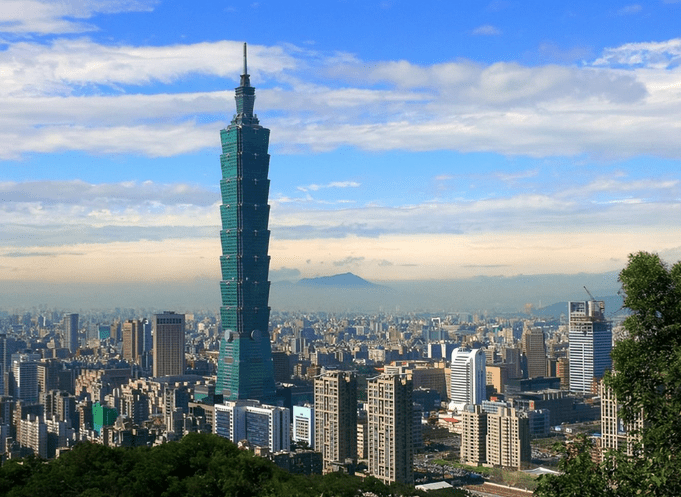 德约已在温网男单豪取105胜，追平费德勒并列公开赛时代第一