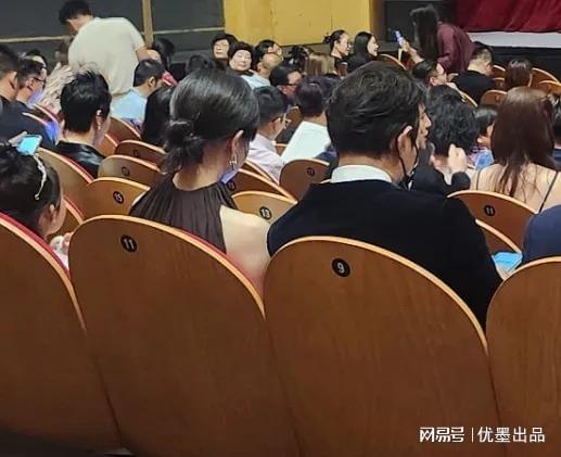 小威将搭档穆霍娃出战柏林女双
