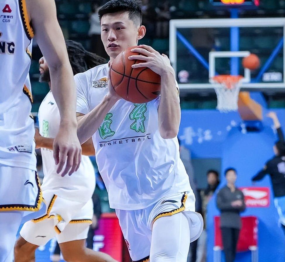 CBA官宣周鹏成自由球员：结束深圳4年合同 或回广东开启第21季